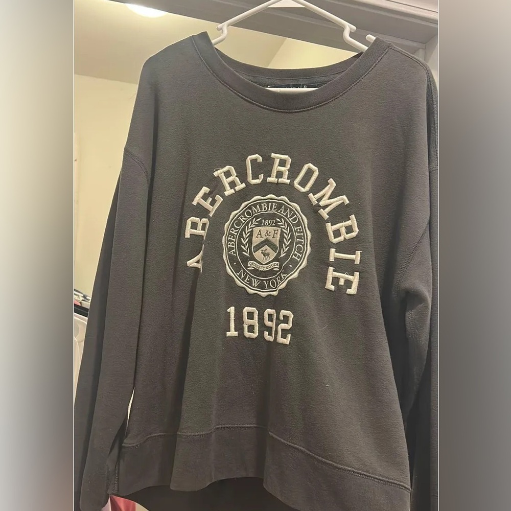 Abercrombie & Fitch Vintage Crew Neck